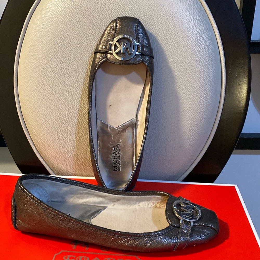 Michael Kors loafers in good condition only one used